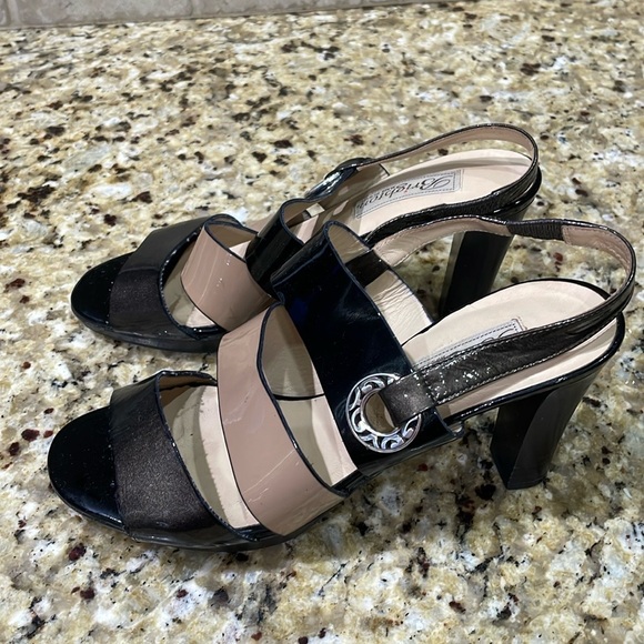 BRIGHTON VILLA patent leather sling back heels.  7.5M - Picture 3 of 8